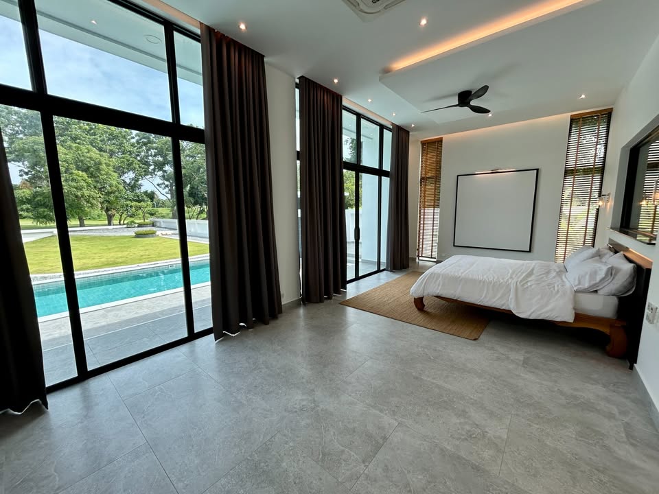 Brand New Ultra-Luxury Home on Phoenix Gold Golf Course