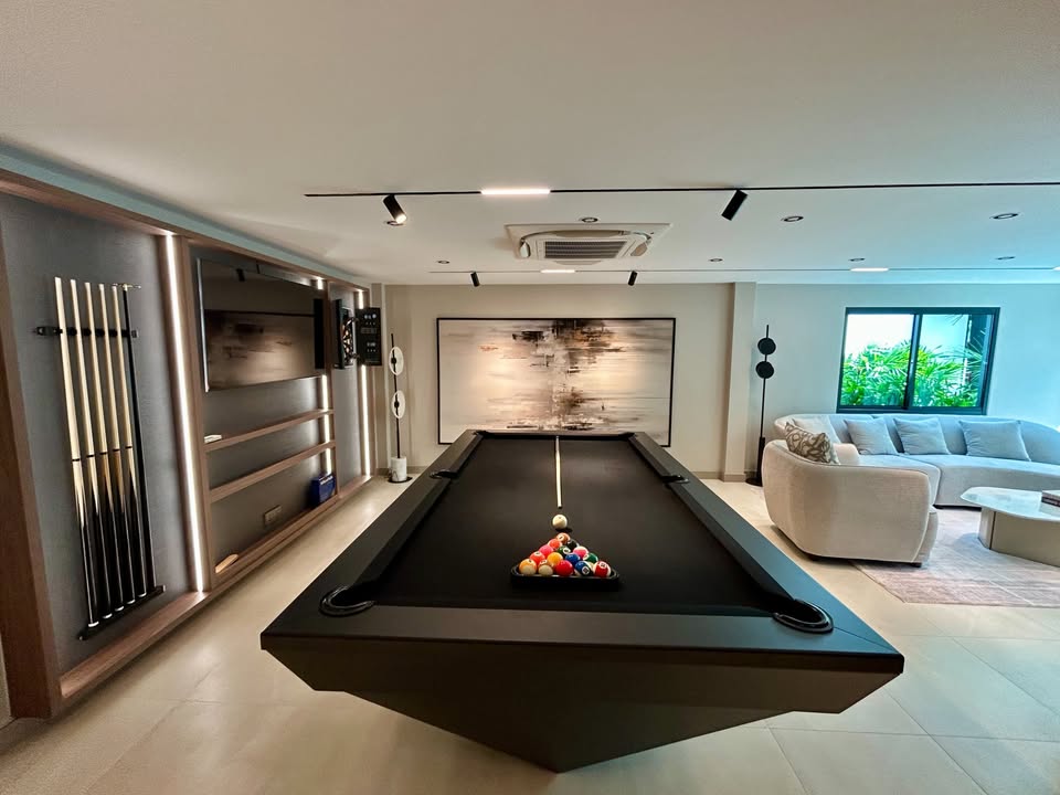 LUXURY FAMILY VILLA FOR SALE IN PATTAYA 