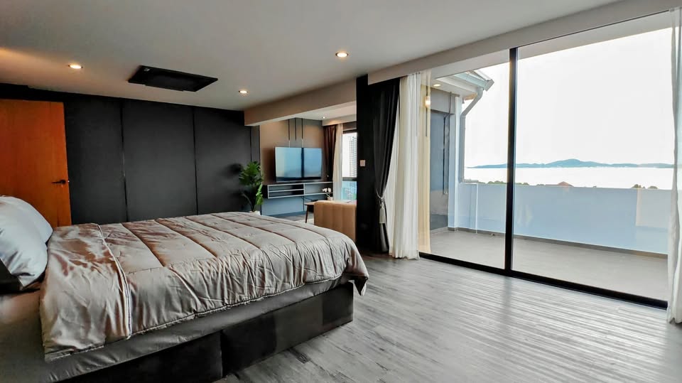 800 m2 LUXURY PENTHOUSE. PANORAMIC SEA VIEW!