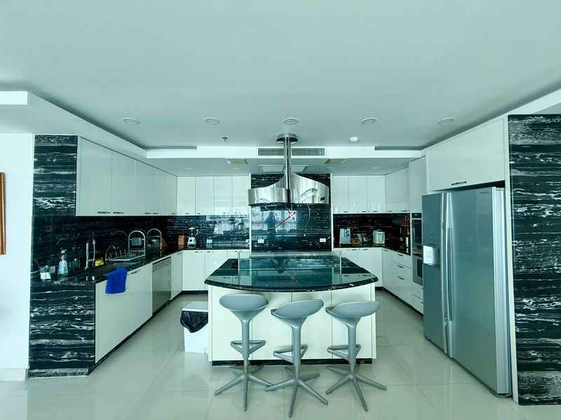 Cosy Beach View 2bdr Penthouse 236sqm for sale