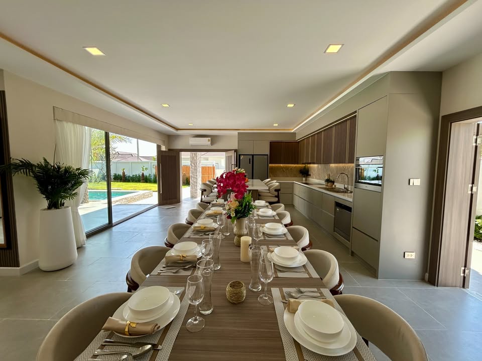 Luxury 7bdr Pool Villa for Sale in Huay Yai