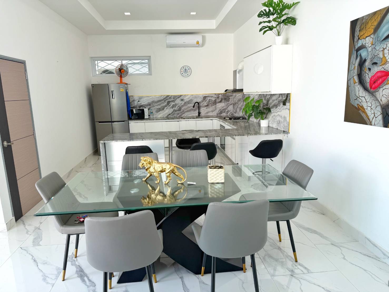 New modern villa for sale or rent on Pratumnak Hill