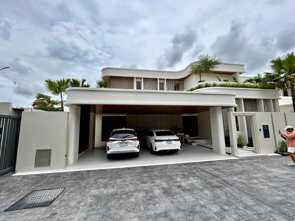 Masterpiece of Modern Classic Villa