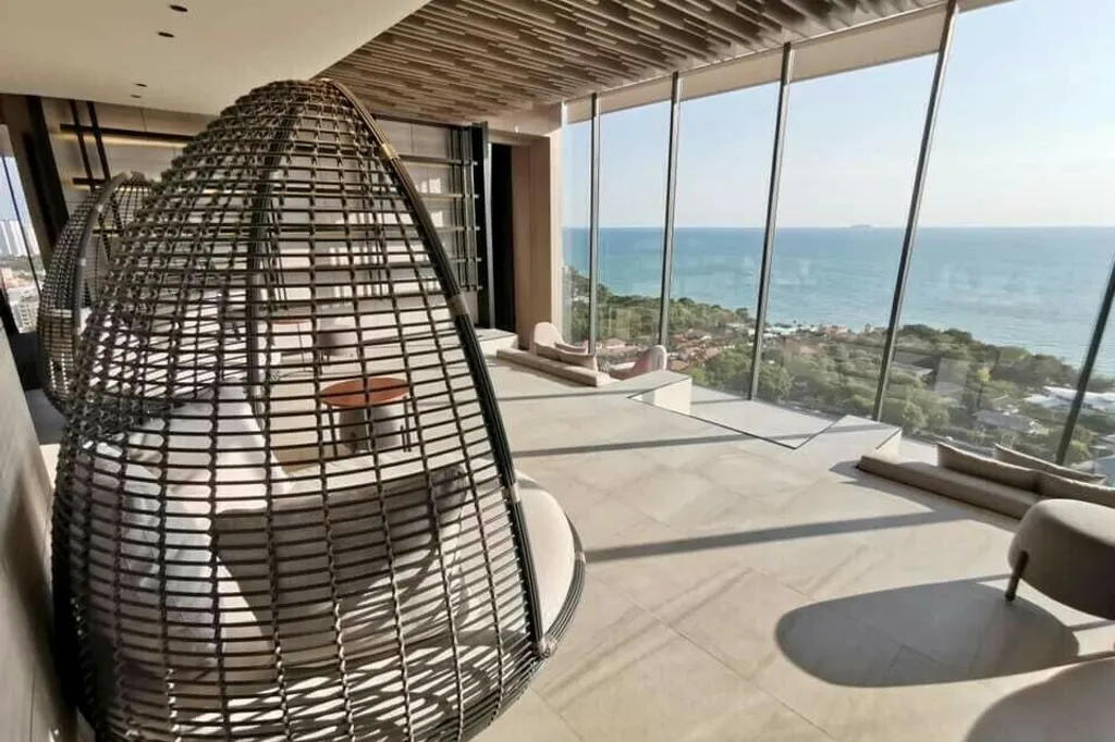 Andromeda Condominium Phratamnak