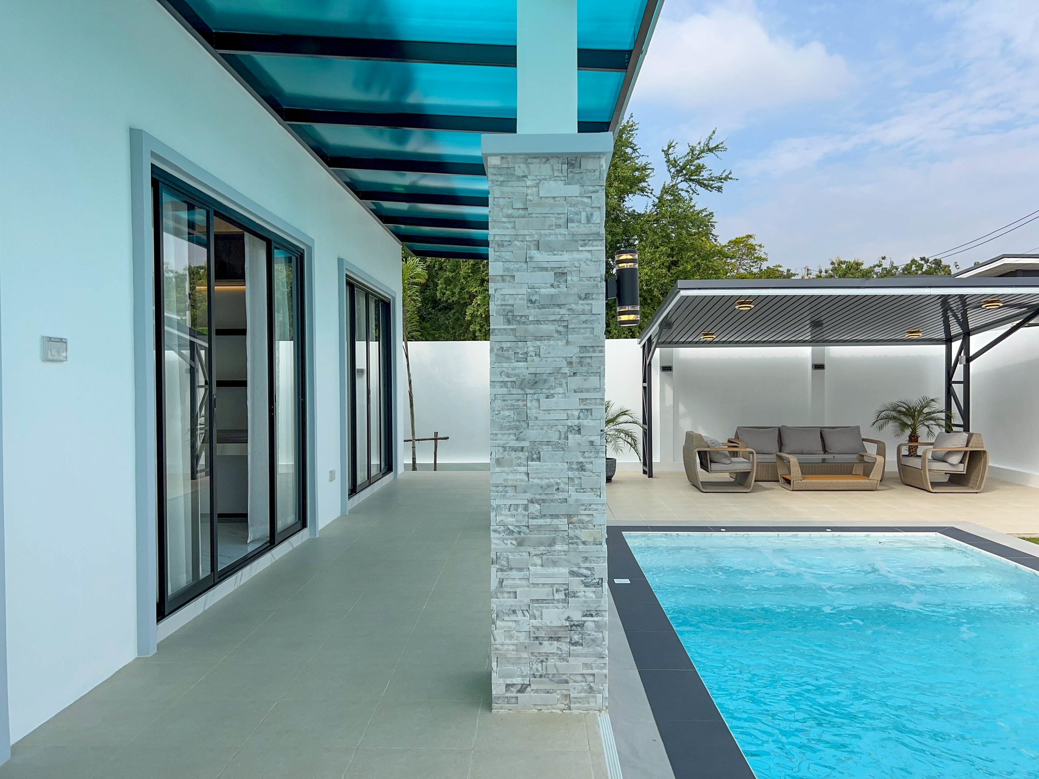 Luxury pool villa Brand new for sale