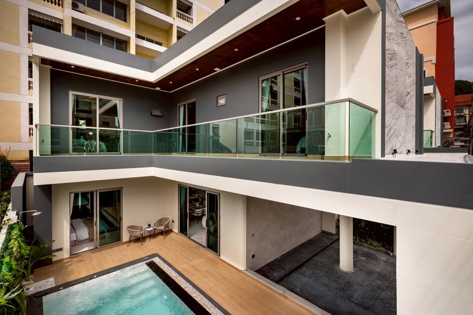 4bdr Pool Villa in the Heart of the City