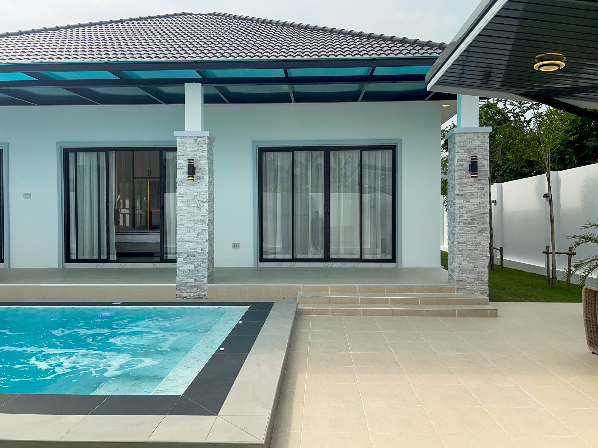 Luxury pool villa Brand new for sale