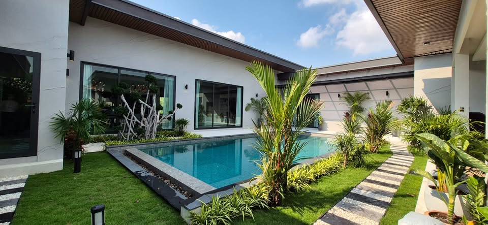 Brand New Luxury Designer Villa