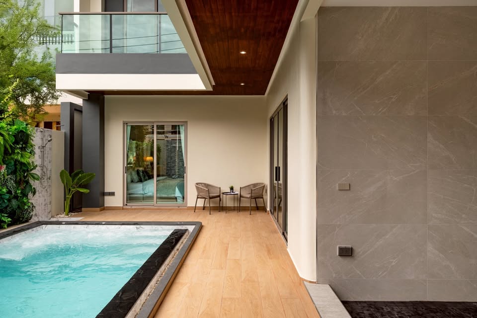 4bdr Pool Villa in the Heart of the City
