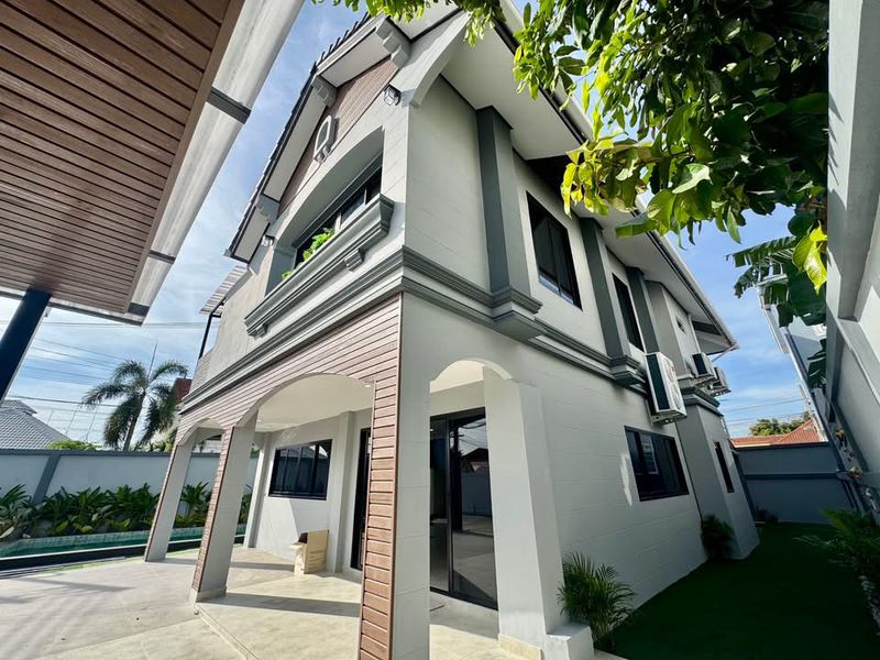 Country Club village