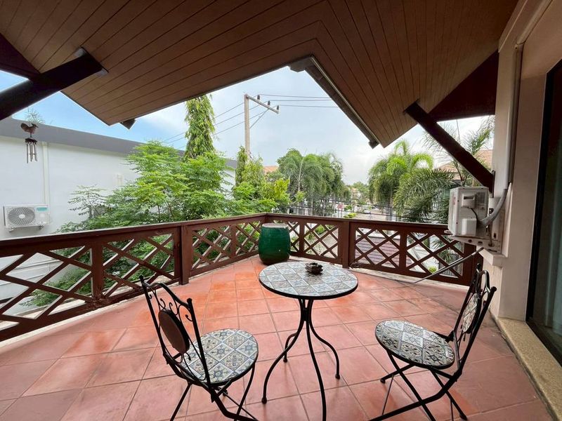 Pool Villa in Baan Natcha Village for sale