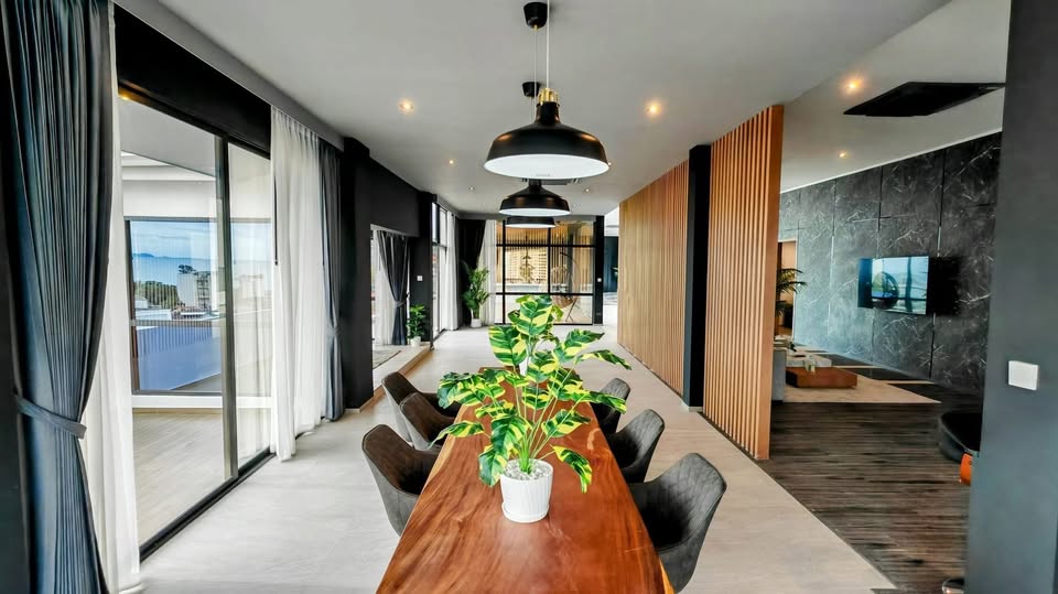 800 m2 LUXURY PENTHOUSE. PANORAMIC SEA VIEW!