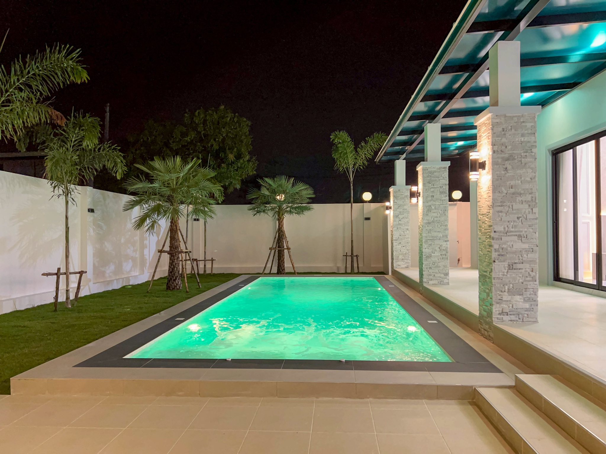 Luxury pool villa Brand new for sale